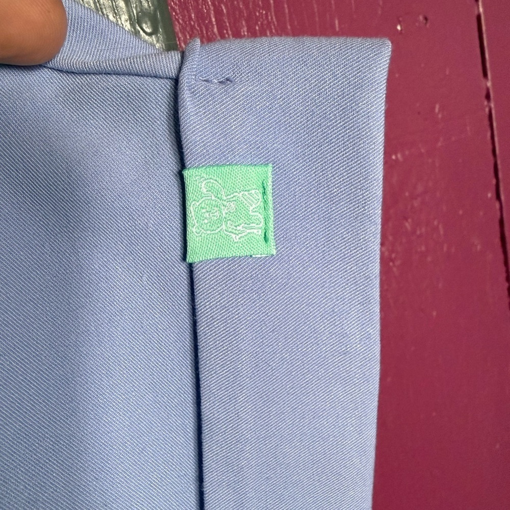 BNWT: Garde Malade Mauve Persan Mandarine Collar Scrub Top - Picture 7 of 8